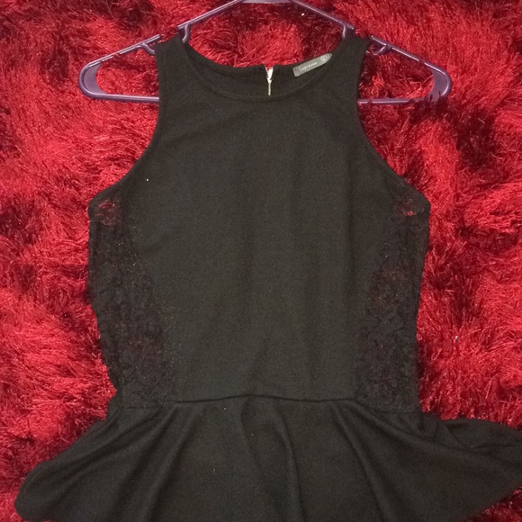 Black laced sides dress - Picture 2 of 4